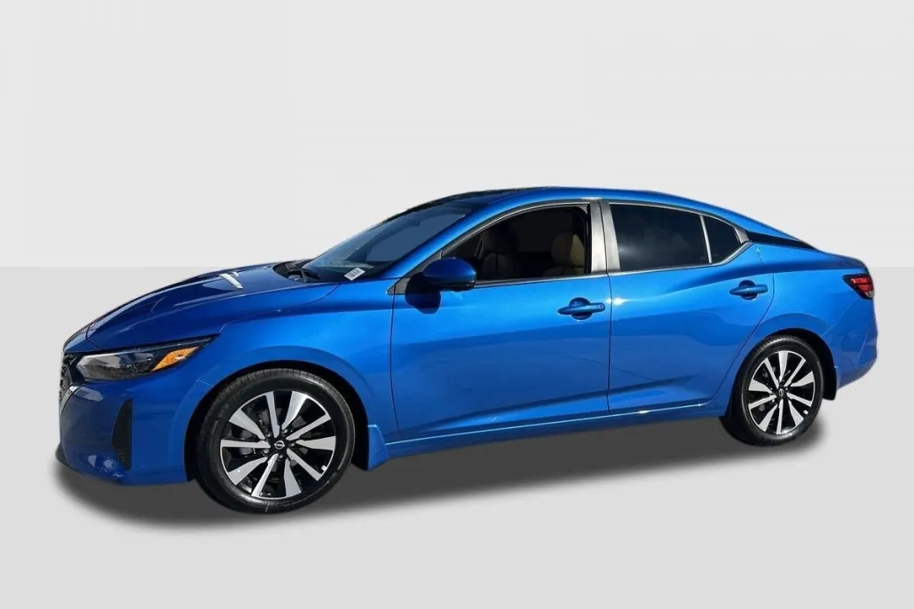 2025 Nissan Sentra SV photo 1