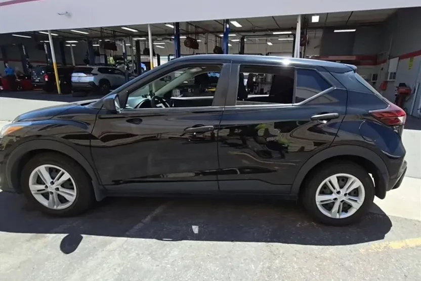 2022 Nissan Kicks S photo 1
