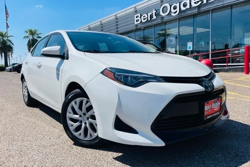 2019 Toyota Corolla SE photo 1