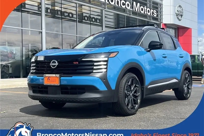 2025 Nissan Kicks SR photo 1