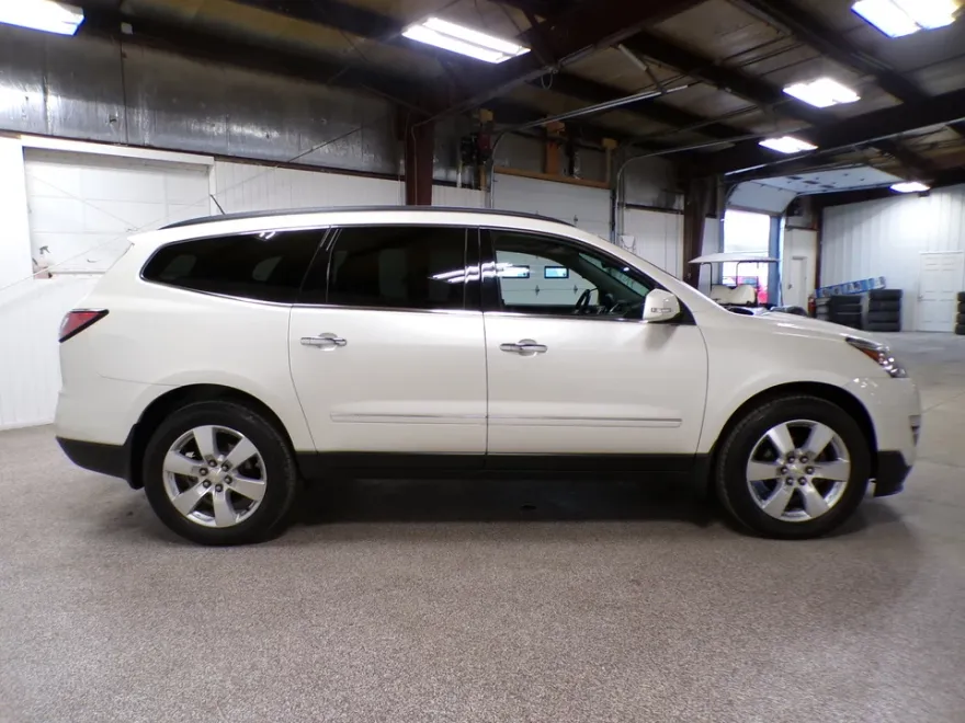2014 Chevrolet Traverse LTZ photo 6
