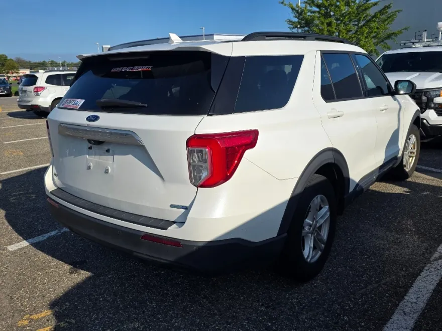 2020 Ford Explorer XLT photo 1
