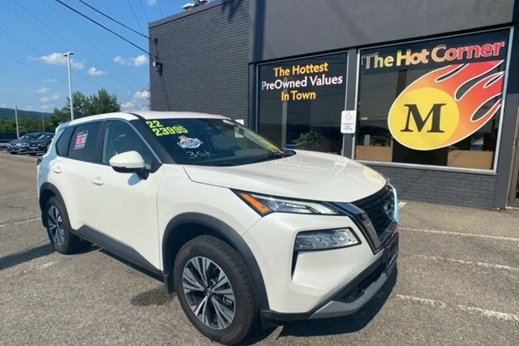 2022 Nissan Rogue SV photo 1
