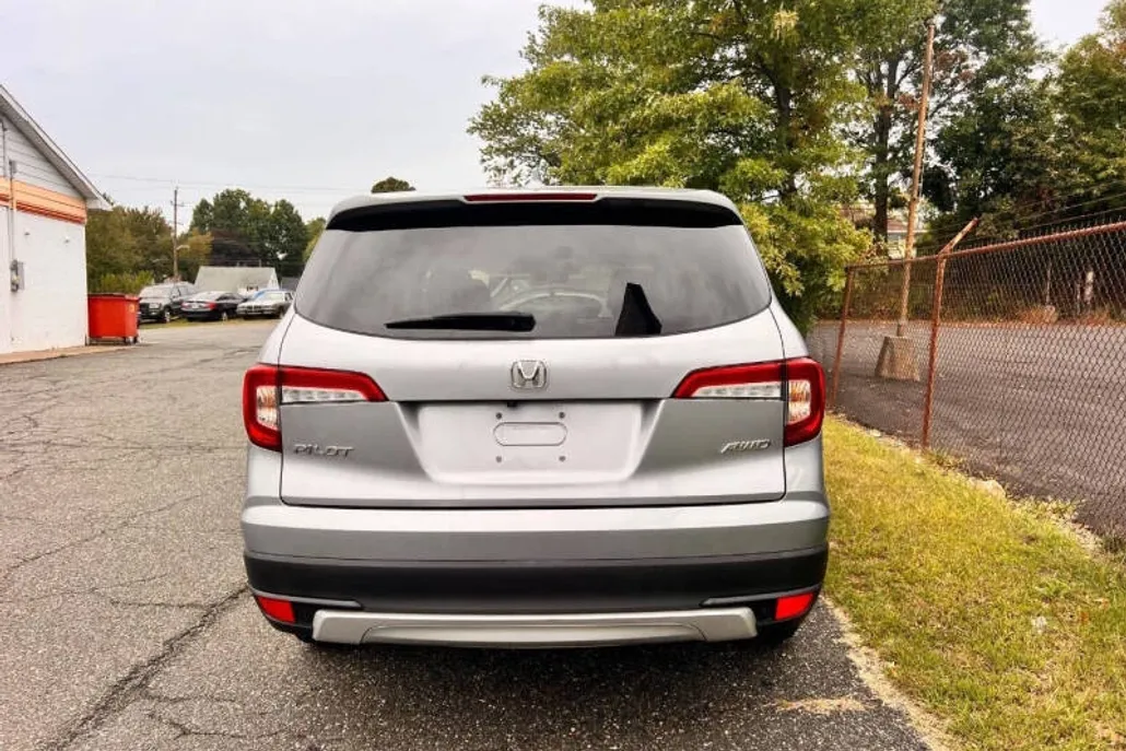2021 Honda Pilot EX photo 1