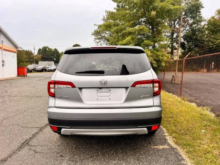 2021 Honda Pilot EX photo 1