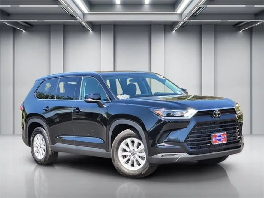 2024 Toyota Grand Highlander XLE photo 1