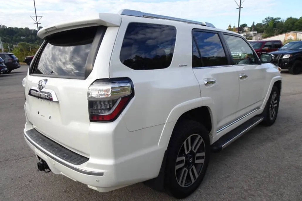 2015 Toyota 4Runner Limited photo 1