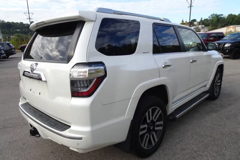 2015 Toyota 4Runner Limited photo 1