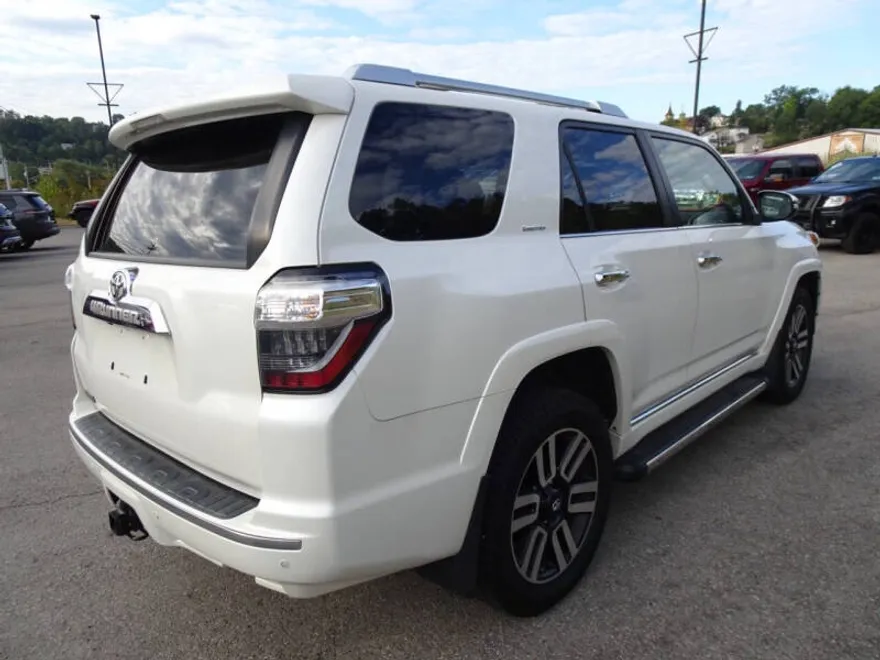 2015 Toyota 4Runner Limited photo 1