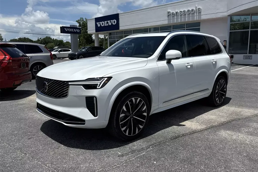 2026 Volvo XC90 Core photo 1