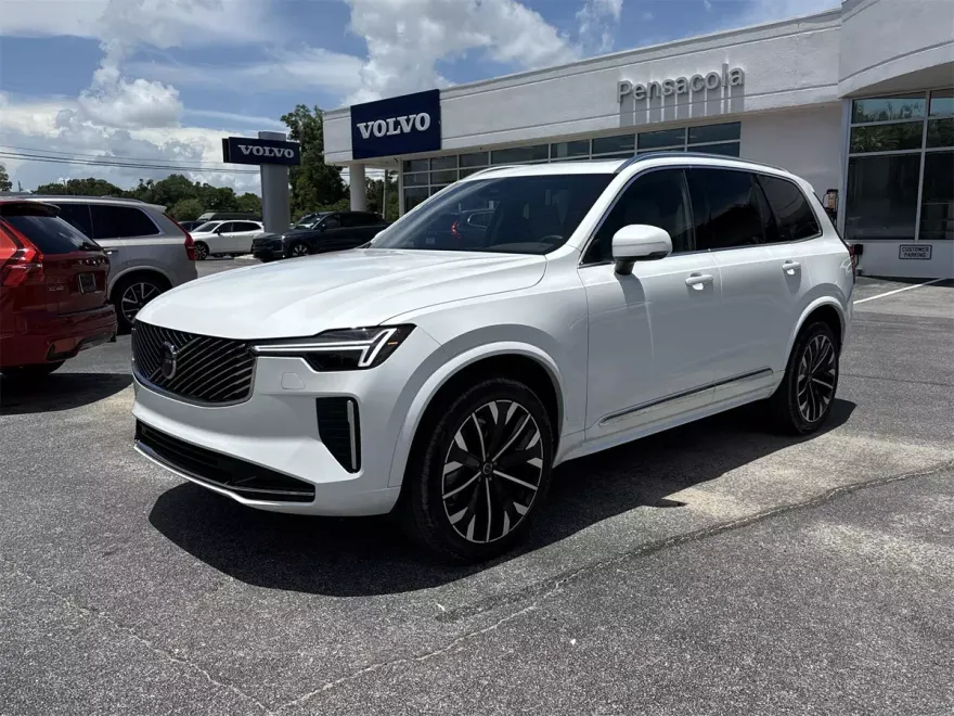 2026 Volvo XC90 Core photo 1