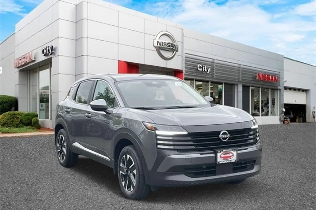 2025 Nissan Kicks SV photo 1