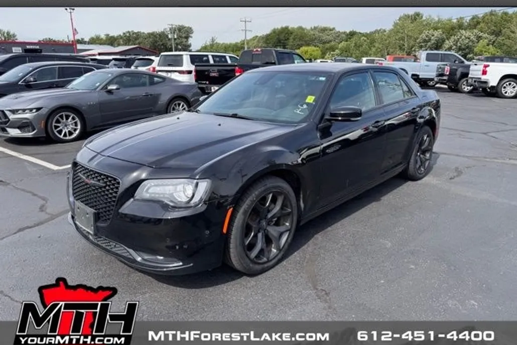 2022 Chrysler 300 S photo 1