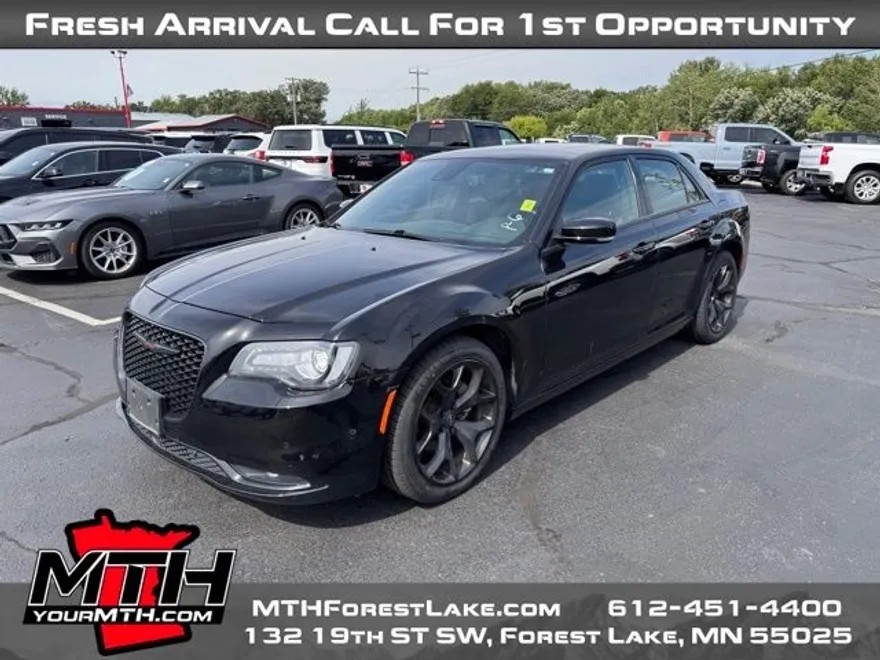 2022 Chrysler 300 S photo 1