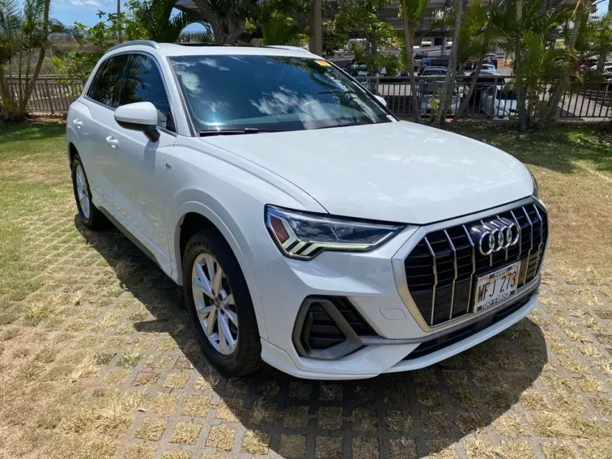 2021 Audi Q3 S line Premium Plus photo 1