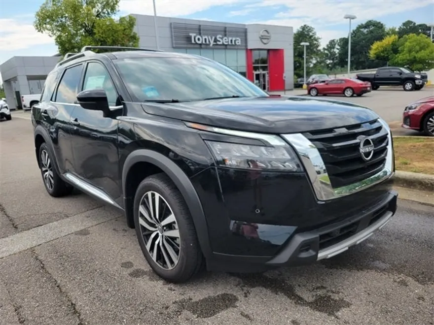 2025 Nissan Pathfinder Platinum photo 1