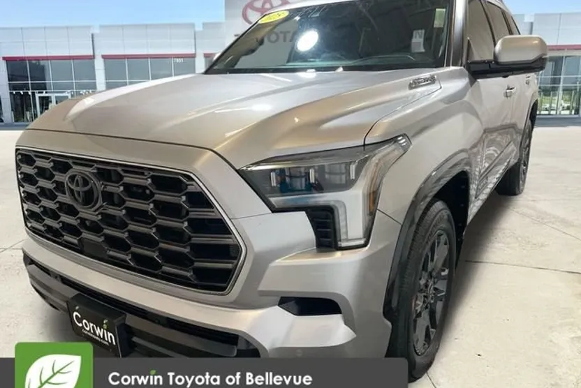 2025 Toyota Sequoia Platinum photo 1