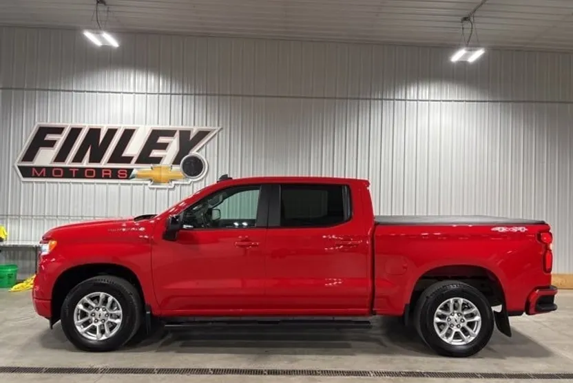 2023 Chevrolet Silverado 1500 RST photo 1