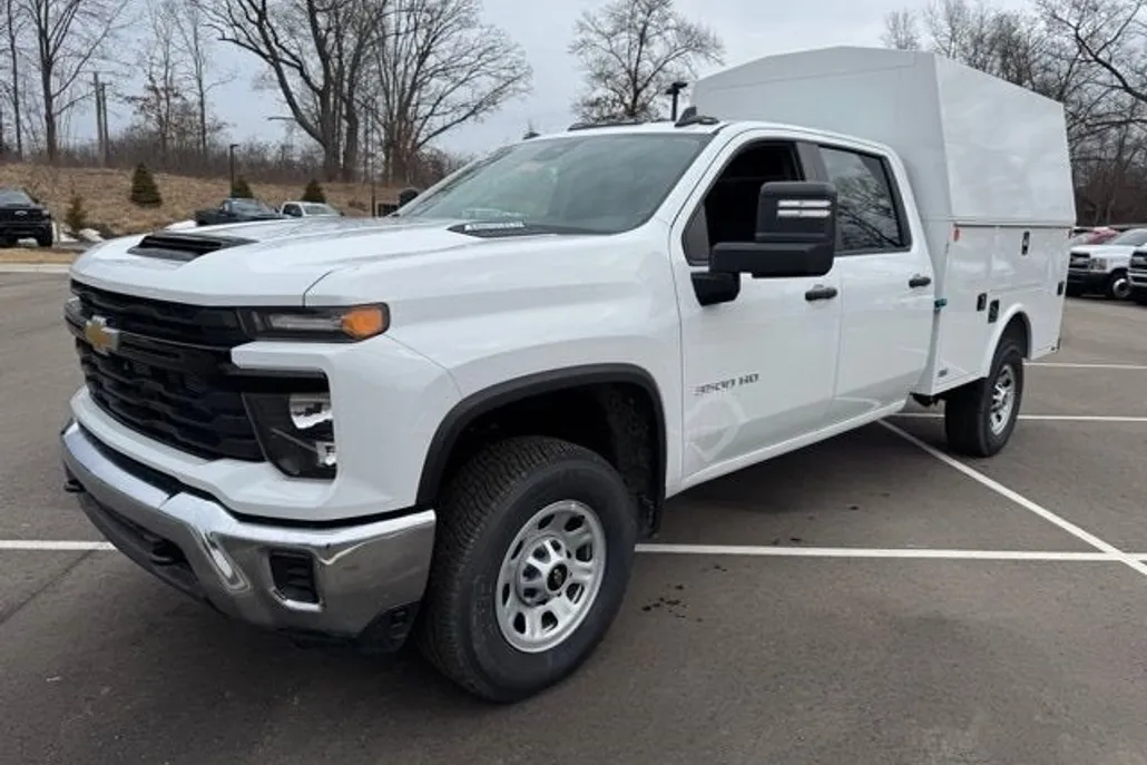 2024 Chevrolet Silverado 3500HD photo 1