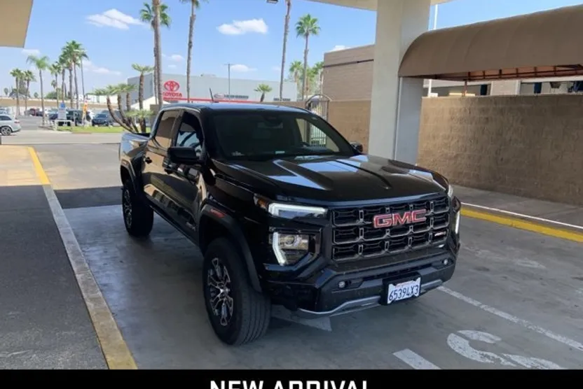 2023 Gmc Canyon AT4 photo 1