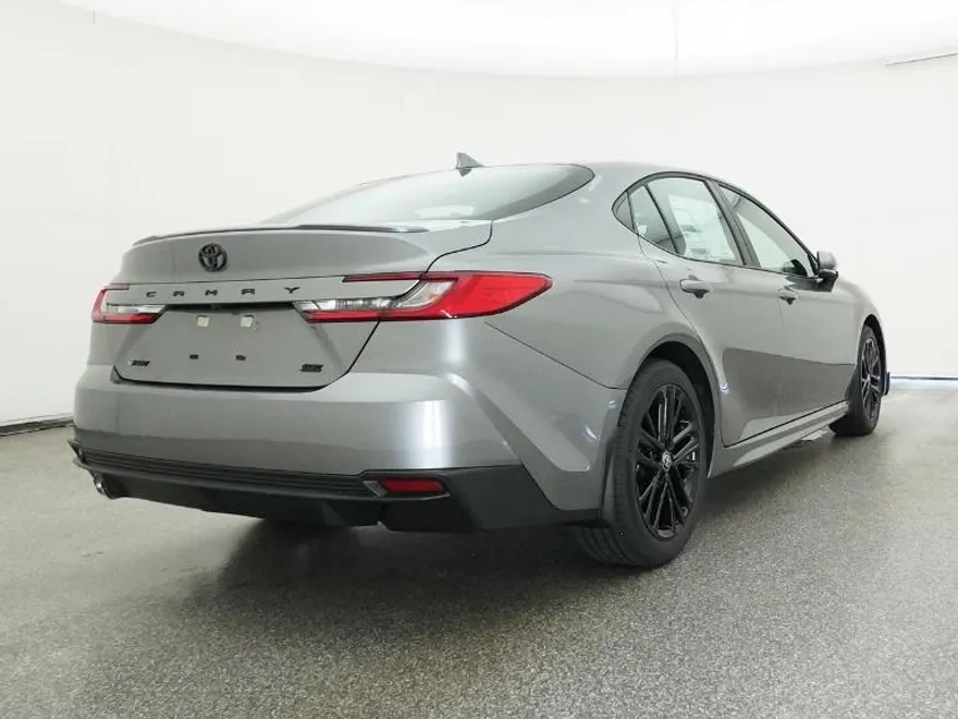 2026 Toyota Camry SE photo 1
