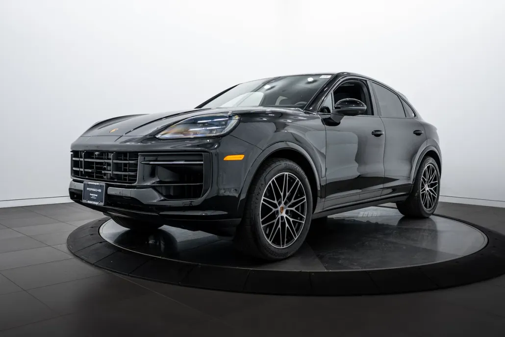 2025 Porsche Cayenne Coupe photo 1