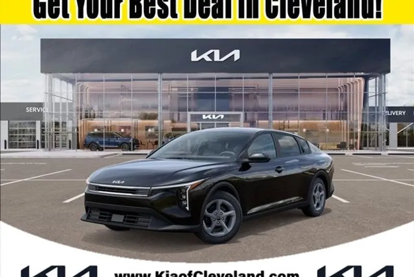 2025 Kia K4 LXS photo 1
