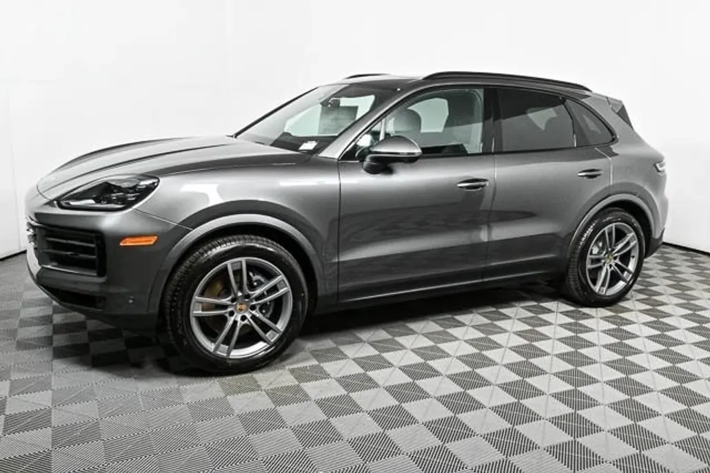 2025 Porsche Cayenne photo 1