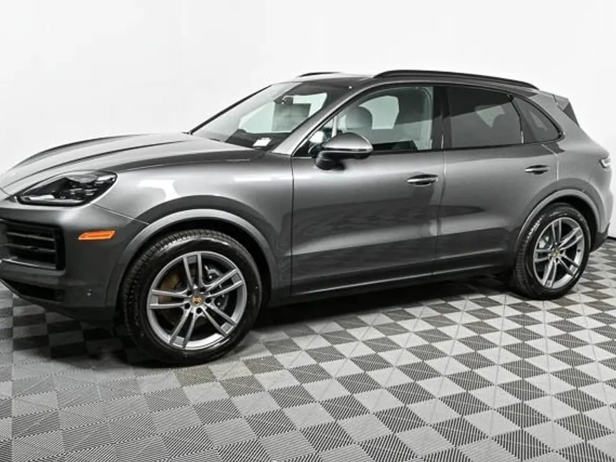 2025 Porsche Cayenne photo 1