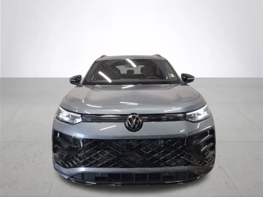 2025 Volkswagen Tiguan SE R-Line Black photo 1