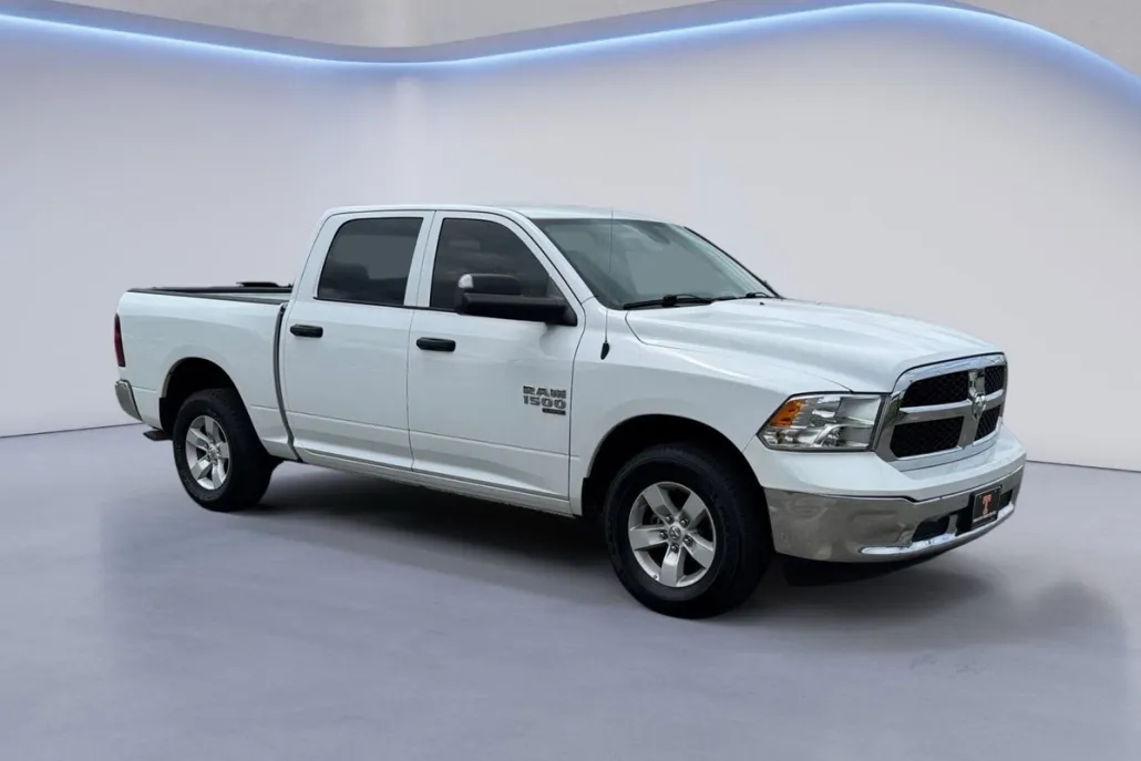 2023 Ram 1500 Classic SLT photo 1