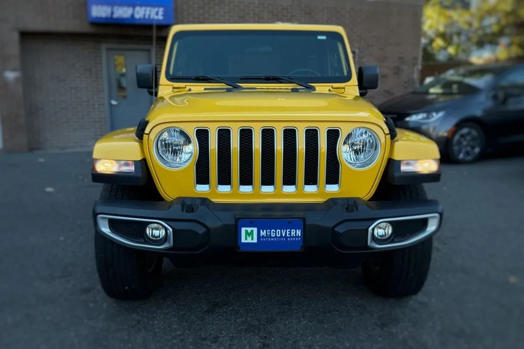 2021 Jeep Wrangler Unlimited Sahara photo 1