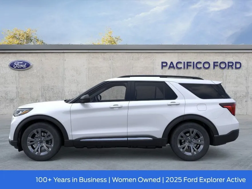 2025 Ford Explorer photo 1