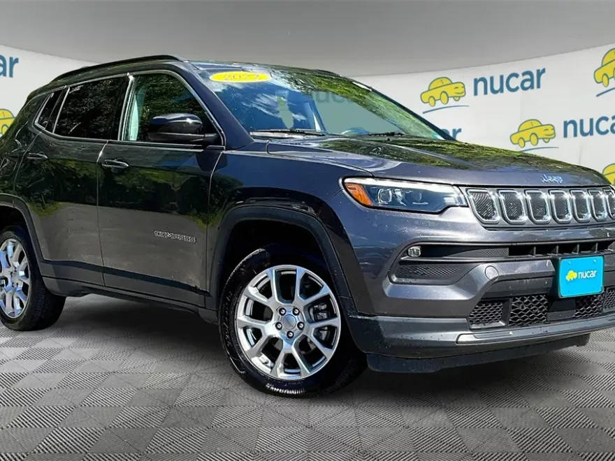 2022 Jeep Compass Latitude Lux photo 1