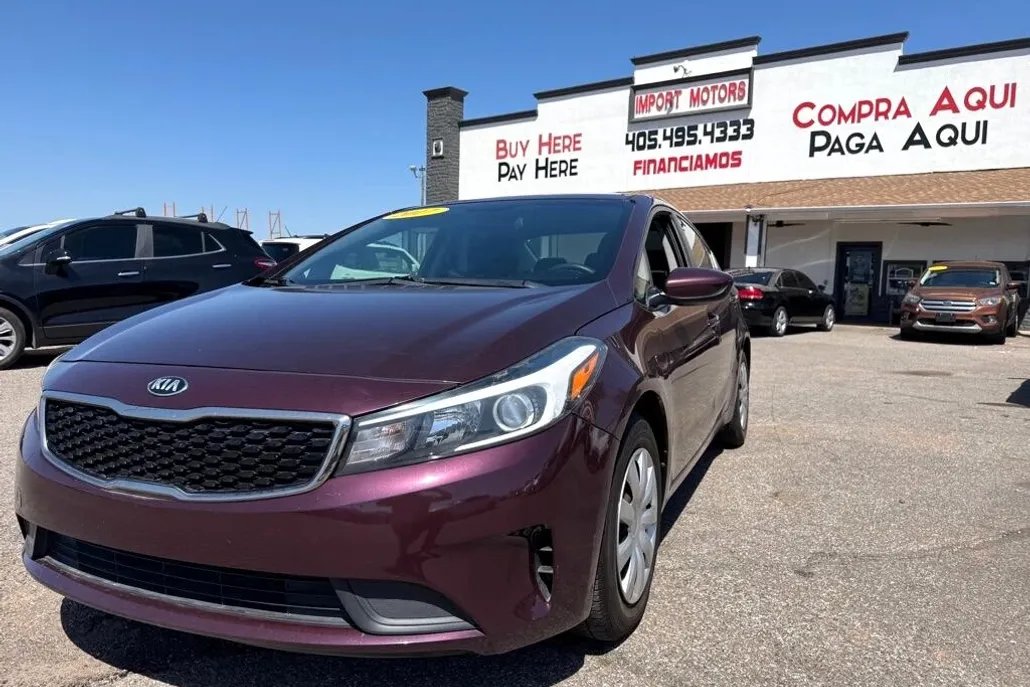 2017 Kia Forte LX photo 1