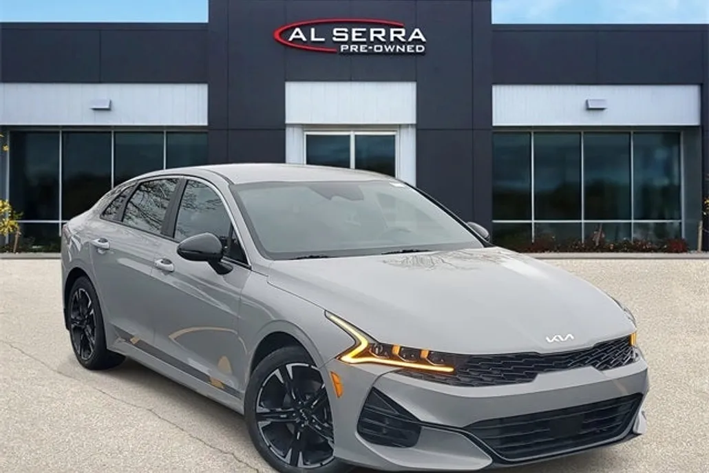 2024 Kia K5 GT-Line photo 1