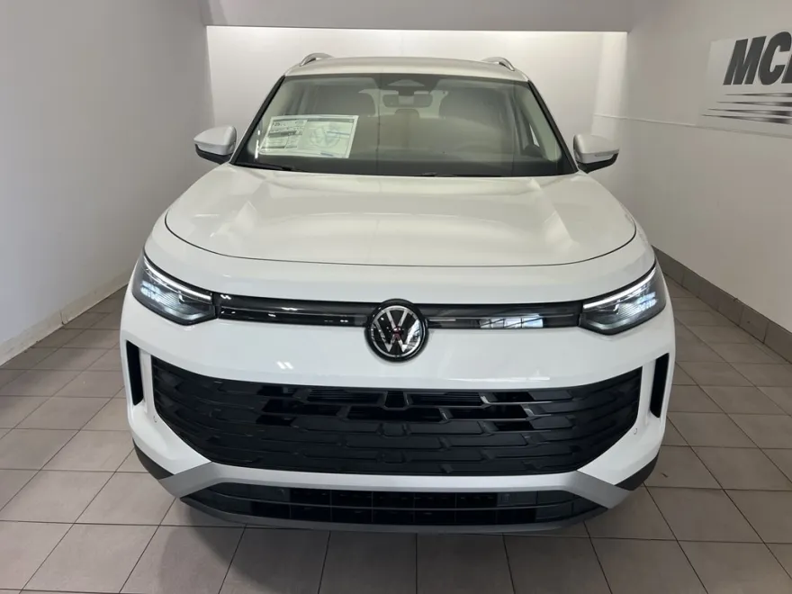 2025 Volkswagen Tiguan SE photo 1
