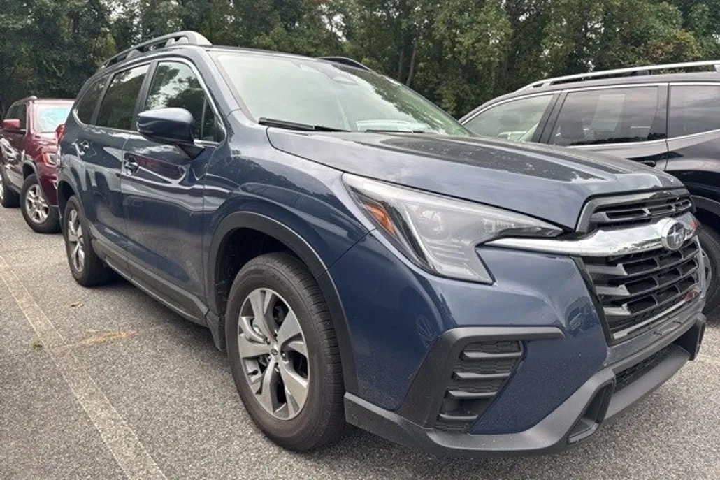 2025 Subaru Ascent Premium photo 1