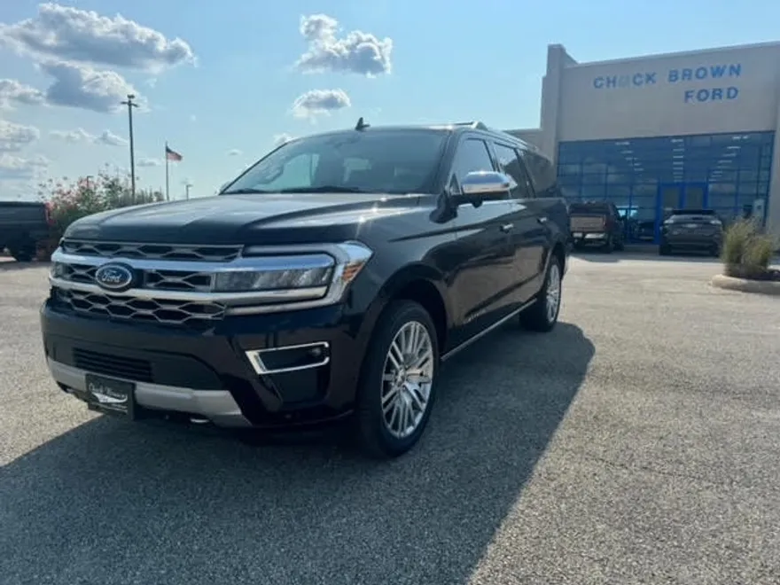 2024 Ford Expedition MAX Platinum photo 1