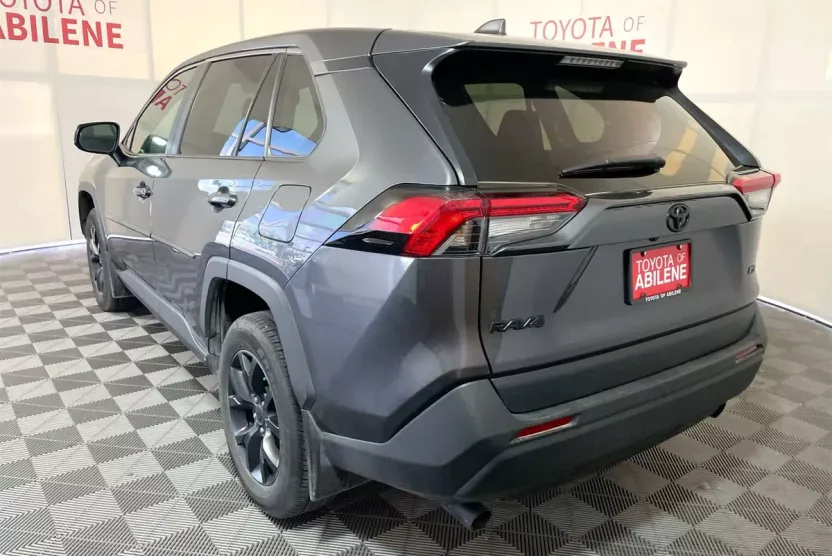 2025 Toyota RAV4 LE photo 1