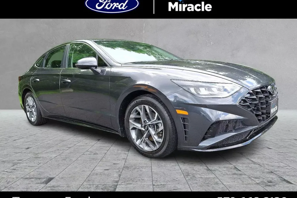 2022 Hyundai Sonata SEL photo 1