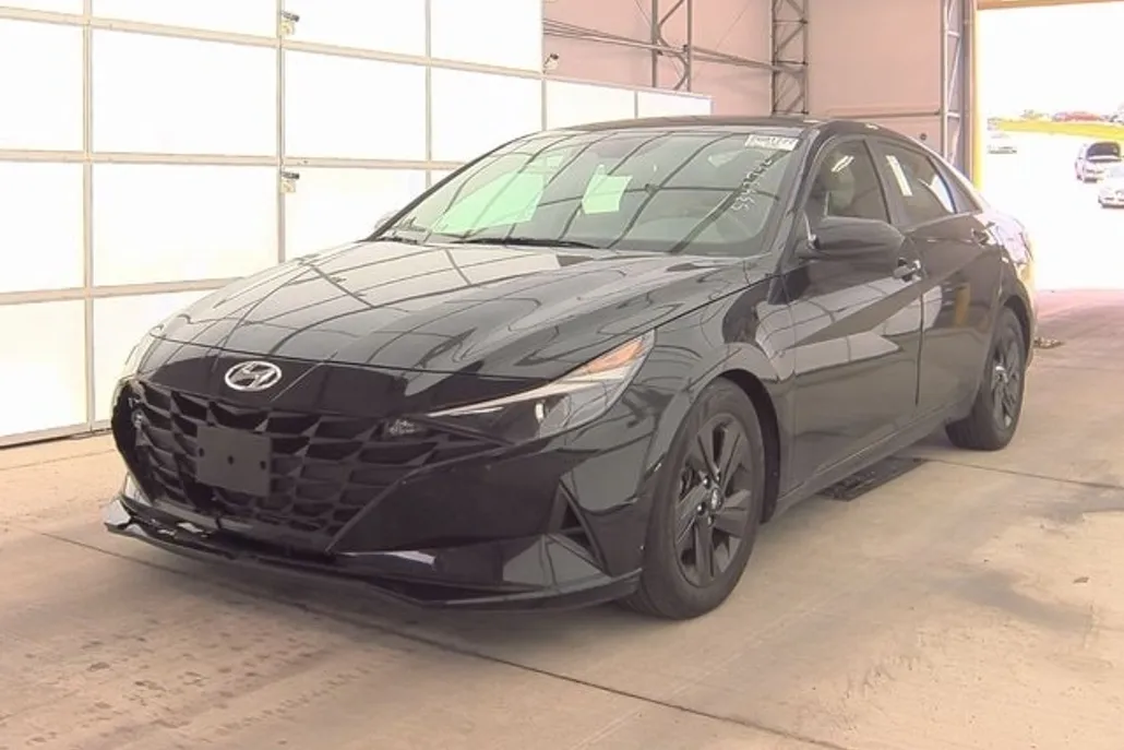 2021 Hyundai Elantra SEL photo 1