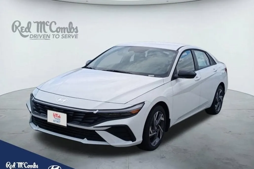2025 Hyundai Elantra SEL Sport photo 1