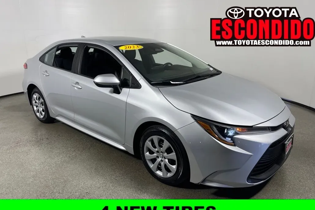 2023 Toyota Corolla LE photo 1