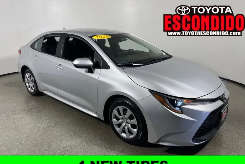 2023 Toyota Corolla LE photo 1
