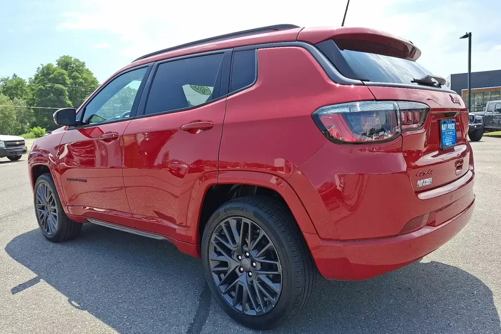 2022 Jeep Compass Limited photo 1