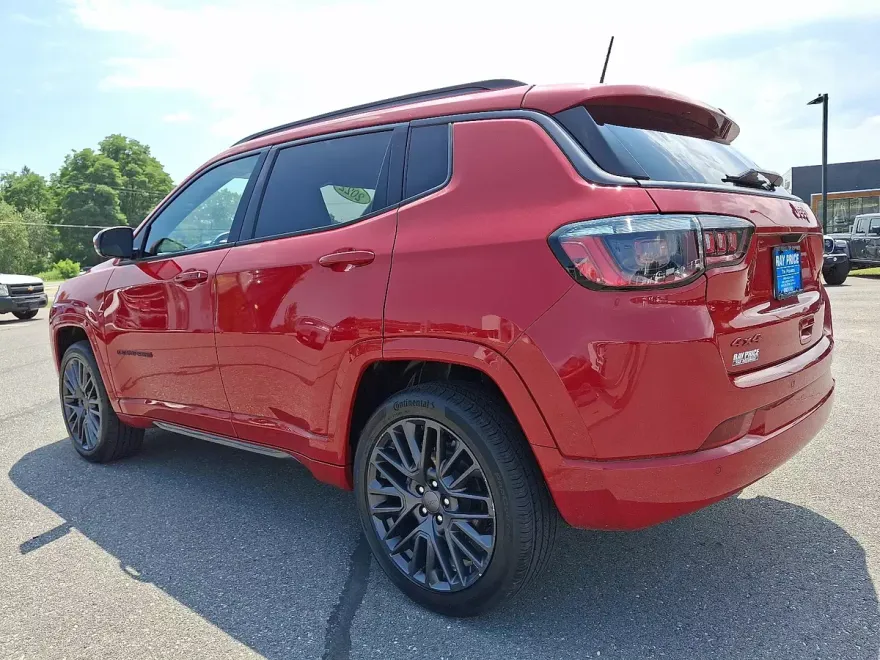 2022 Jeep Compass Limited photo 1