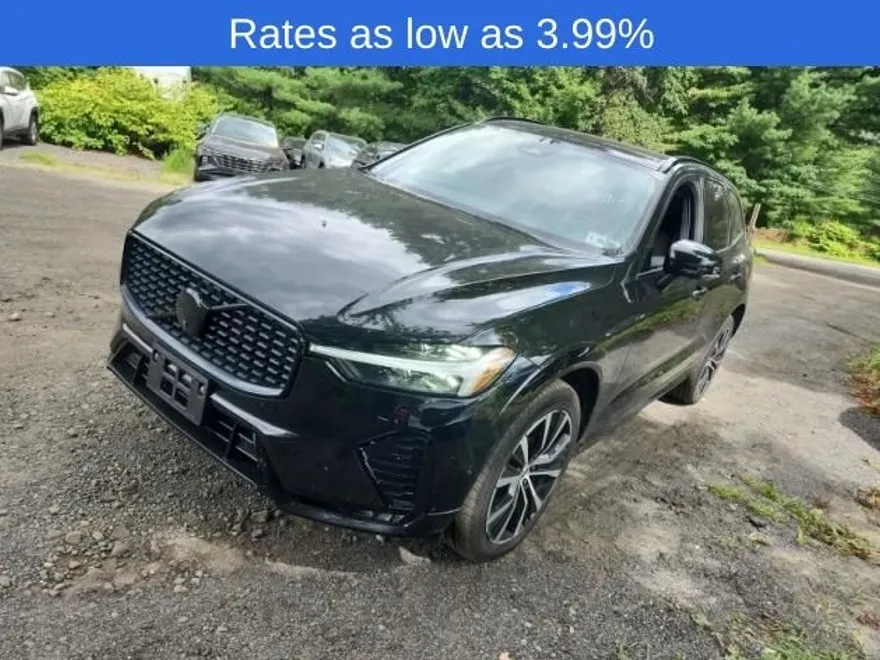 2024 Volvo XC60 B5 Plus photo 1