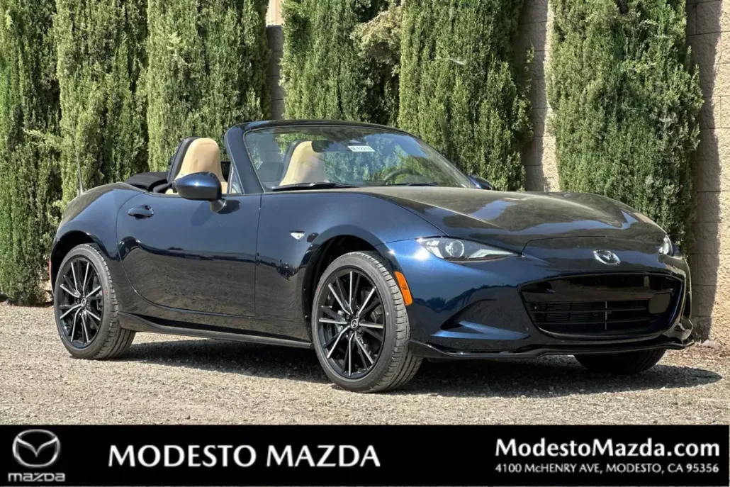 2025 Mazda MX-5 Miata Miata Grand Touring photo 1
