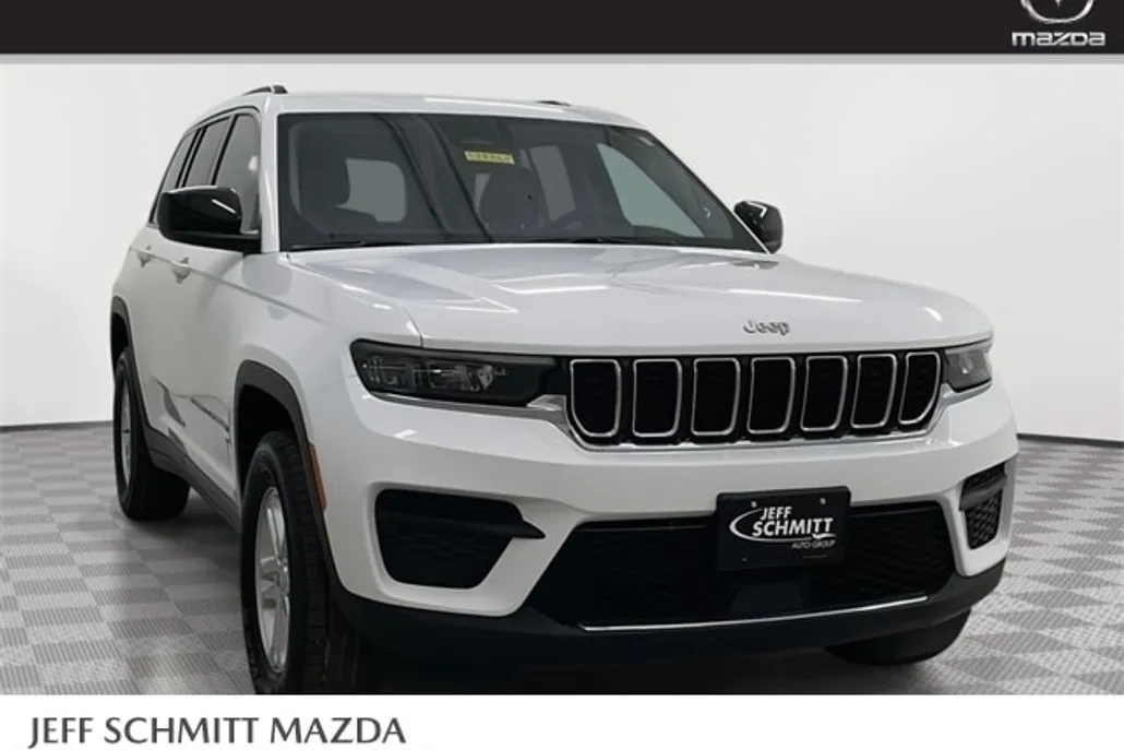 2024 Jeep Grand Cherokee Laredo photo 1